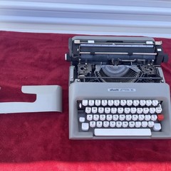 Olivetti Lettera 35i Typewriter – Mint Condition, Like Never Used.