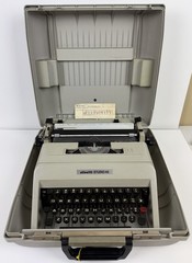 Olivetti Studio 45 Manual Typewriter Spain Hard Case Keys 1971 Era Needs Service