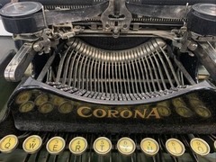 1917 Corona Personal Writing Machine Typewriter No. 3
