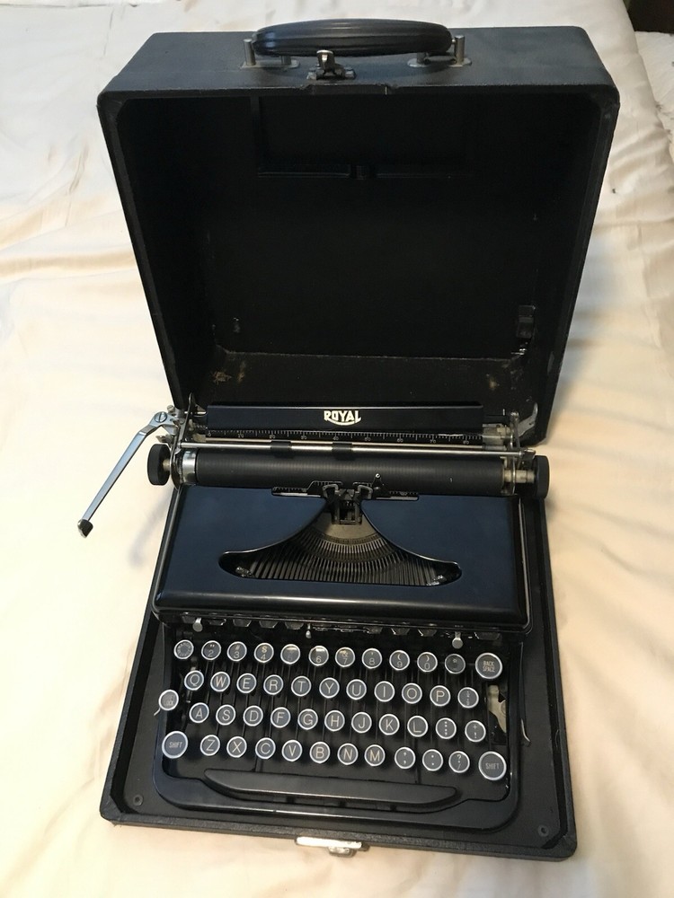 1936 Royal Portable Typewriter W/case, In Good Condition