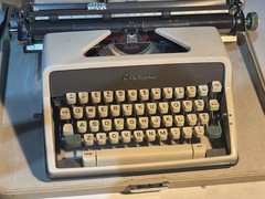 1967 Olympia SM9 De Luxe Typewriter With Travel Case, Accent Keys!