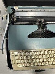 Vintage 50s 60s Light Blue Smith Corona Typewriter Coronet Electric Powers on