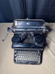 Antique Royal Model H typewriter 1937-40 Fair/Good Condition