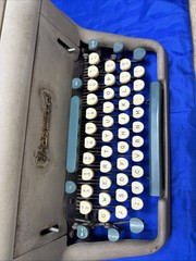 1956 Underwood SX11 Manual Standard Typewriter – Works READ