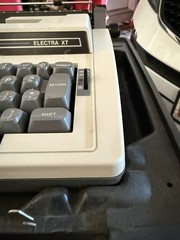 1975-1978 Smith- Corona XT Electric Typewriter Works used Carrying Case