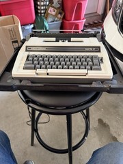 1975-1978 Smith- Corona XT Electric Typewriter Works used Carrying Case