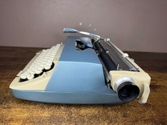 Serviced Cursive/Script 1969-72 Smith-Corona Galaxie Deluxe Vintage Typewriter
