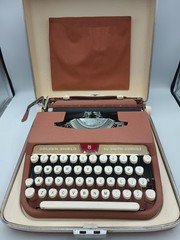 Vintage 1960s Smith Corona Golden Shield Courier Manual Typewriter With Case