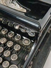 Vintage Royal Model O Portable Manual Typewriter Black Glass Keys – Working