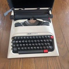 OLIVETTI LETTERA 12 Portable Manual Typewriter Vintage Spain Made Tested Retro