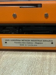 UNIS tbm de Luxe typewriter (1981). Russian keyboard. Orange. Bonus.