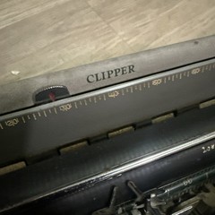 1959 Smith Corona Clipper Manual Typewriter Vintage w/ Green Keys