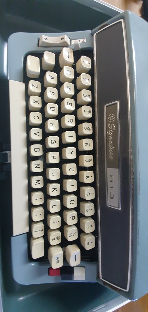 1964 Montgomery Ward Signature 513 Typewriter