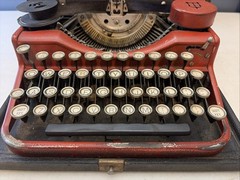 Underwood Typewriter Standard Four Bank RARE COLOR Burnt Red? 1920s Orson Welles