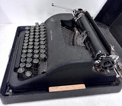 1940s Smith Corona Clipper Portable Typewriter Vintage W/ Case Made In USA