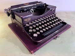 1928 Royal Model P Portable Typewriter • Rare Burgundy Alligator Finish • w/Case