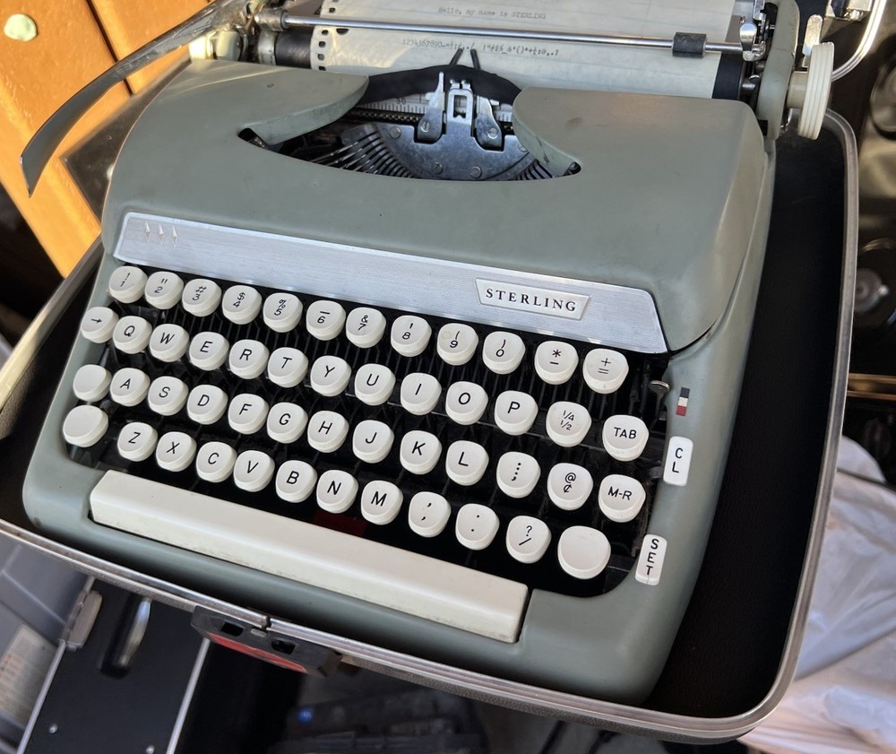 1965 Smith-Corona Sterling Seafoam Green Portable Typewriter. Tested. Works.