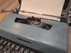 Olivetti Lettera 32 Typewriter Case Cover Manual Made in Italy Ribbon SEE DESC