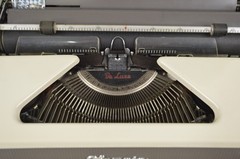 1962 Olympia De Luxe SM7 Manual Typewriter w/ Case WORKS Some Sticky Keys