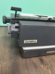 VTG 1970s Olympia SG-3 Typewriter West Germany Clean/Works