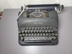 1947 4C Smith Corona Clipper Portable Typewriter w/ Original Case