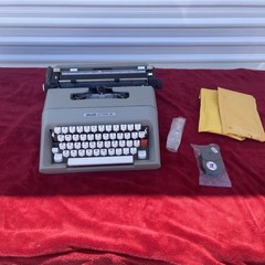 Olivetti Lettera 35i Typewriter – Mint Condition, Like Never Used.
