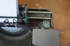 1950s Smith-Corona Skyriter Vintage Ultra Portable Typewriter Works! Sold as-is
