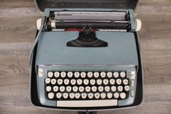 Vintage SCM Smith-Corona Super Sterling Typewriter in Hard Case