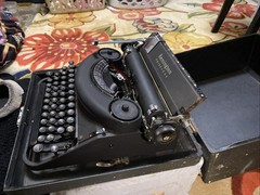Vintage Remington Noiseless Portable Model 7 Typewriter w/ Case Retro Writer