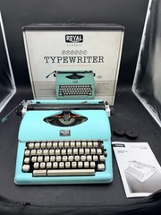 Royal 79101T Classic Manual Typewriter – Mint Green NEW OPEN BOX