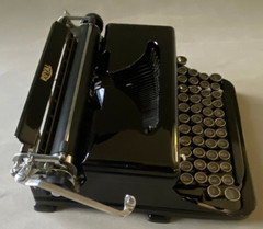 Vintage 1930’s Royal Model O Portable Typewriter