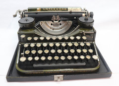 1927 Underwood 4 Bank Portable Typewriter Green Marble Case Types Needs Service