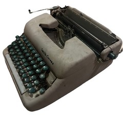 1959 Smith Corona Clipper Manual Typewriter Vintage w/ Green Keys