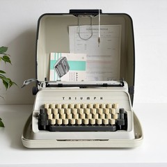Triumph Gabriele 10 Typewriter | 1970s | Working |Serviced | UPS 3-Day to US/CAN