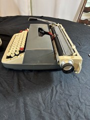 Vintage Smith-Corona SCM Classic 12 Manual Portable Typewriter with Case
