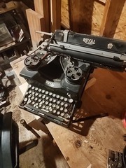 1930s Royal Model 10 Typewriter With Beveled Glass Sides