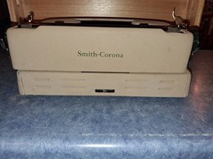 Vntg 1950’s Smith Corona Clipper Portable Manual Typewriter-Nice&Clean-Works!!
