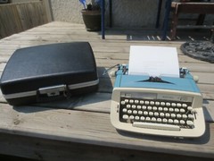 1979 Vintage Mid Century Modern Slate Blue Royal Sabre Precision Typewriter