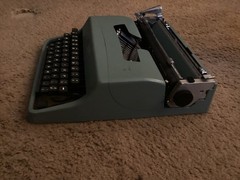 vintage olivetti lettera 32 Portable typewriter Spain With Case Parts