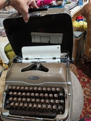 Triumph Norm – Typewriter With Case 1950s Works Well