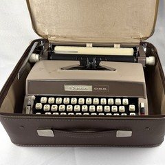 Montgomery Ward Signature 088 Portable Typewriter w/ Case TESTED Types Japan