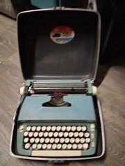 Vintage 1971 Smith Corona Super Sterling Portable Typewriter & Case-Very Nice