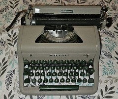 1950’s Royal Aristocrat portable typewriter/vintage