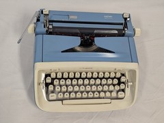 Vtg 1966 Royal Safari Working Baby Blue Portable Typewriter + OG Case – SERVICED