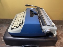 Smith Corona Blue Typewriter Classic 12 Smith Corona Portable w/ Case READ