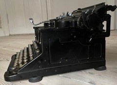Olivetti M40 1st series with rare Danish keyboard
