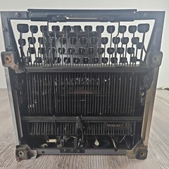 1948 Royal Quiet DeLuxe Portable Typewriter w Spanish Layout Grey w Case Vintage