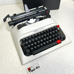 Olivetti Lettera 12 Vintage Portable Typewriter PICA English QWERTY Spain 1970s