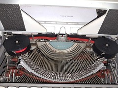 Olympia De Luxe SM7 Typewriter w/ Case Cream Teal Keys 1960s West Germany Pica