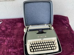Smith Corona Galaxie Portable Manual Typewriter Machine Vintage Case